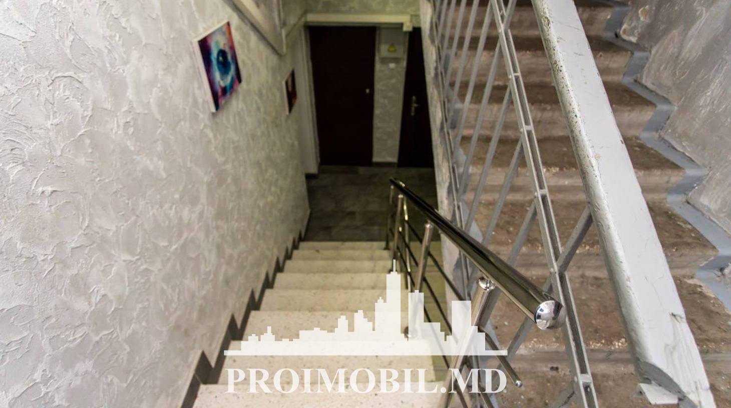 https://images.proimobil.md/NQJe5cTvp7LxyqFJtP9lxQIp5gq3hxktXzOnfNYaeOo/watermark:0.75:so:0:30:0.39/resize:fill:1460:816:1/gravity:ce/bG9jYWw6Ly8vZXN0YXRlL2xyL2NkZTZjNWNiLTQ2NGMtNDU3ZC1hNjg4LWRkY2NlMmYzZGMzNy5qcGVn