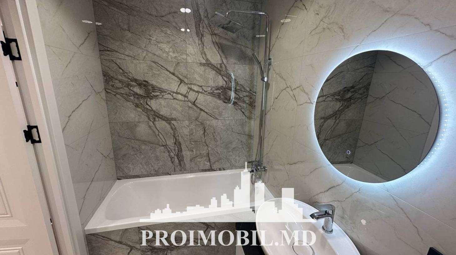 https://images.proimobil.md/NRxmw-ocgZsPkcme9X2kSfBa6BR7qXg-29Hcjl3yWT8/watermark:0.75:so:0:30:0.39/resize:fill:1460:816:1/gravity:ce/bG9jYWw6Ly8vZXN0YXRlL2xyL2I0ZTAzNTg3LTk2OTQtNDA4Yi1hM2FhLWVkMTM5NWVlZjA5ZS5qcGVn