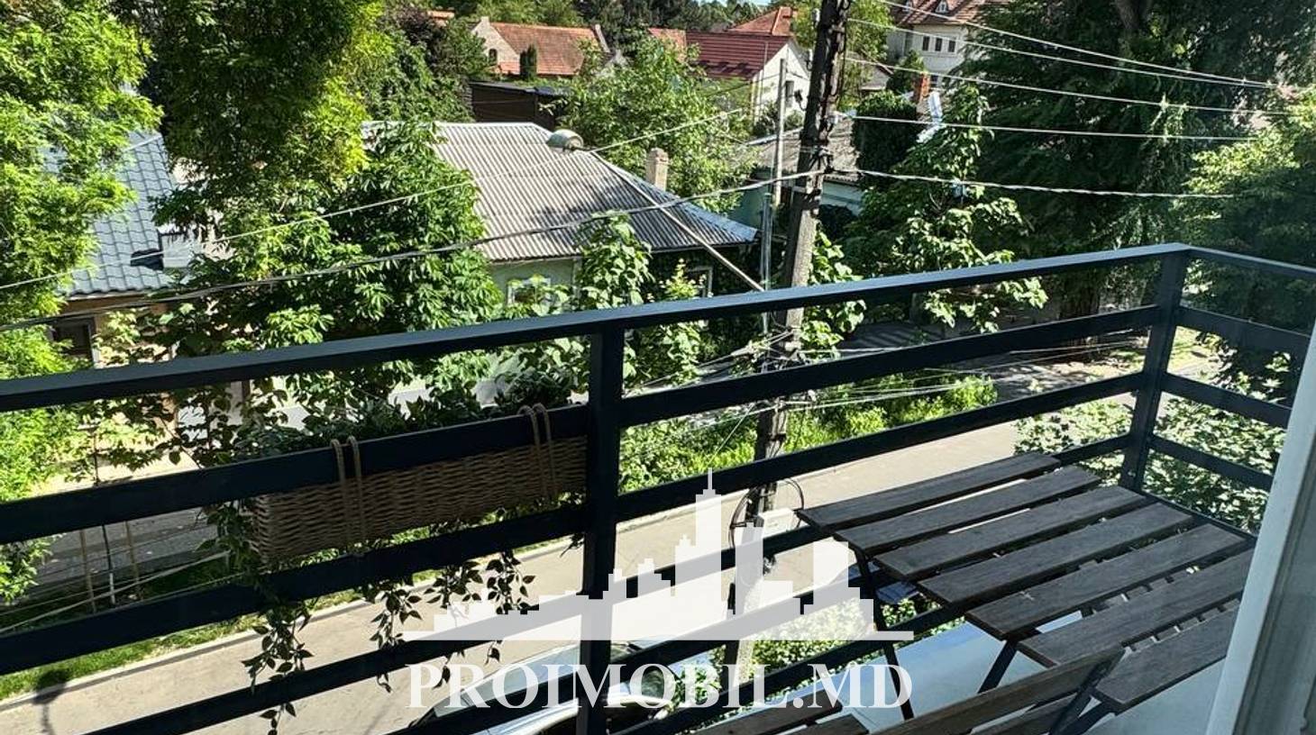https://images.proimobil.md/NSUHHLW-L75oy7ASjOTLOab_n-waQce5CYVbVThRsMA/watermark:0.75:so:0:30:0.39/resize:fill:1460:816:1/gravity:ce/bG9jYWw6Ly8vZXN0YXRlL2xyL2Y5YzBmMDFhLWVlZjUtNDdmZC05OGQyLTQ1ODUzMzg3OWZhZi5qcGVn