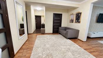 https://images.proimobil.md/NSYk4BGoxUNfscaDqGB-mVOt9gDhFpC53Dy52a2dG-w/resize:fill:350:198:1/gravity:ce/bG9jYWw6Ly8vZXN0YXRlL2xyLzI3MGUxNWM3LTEwNmQtNDZkYy1hMTQyLTI1NjM1YzI0YjZmZS5qcGVn