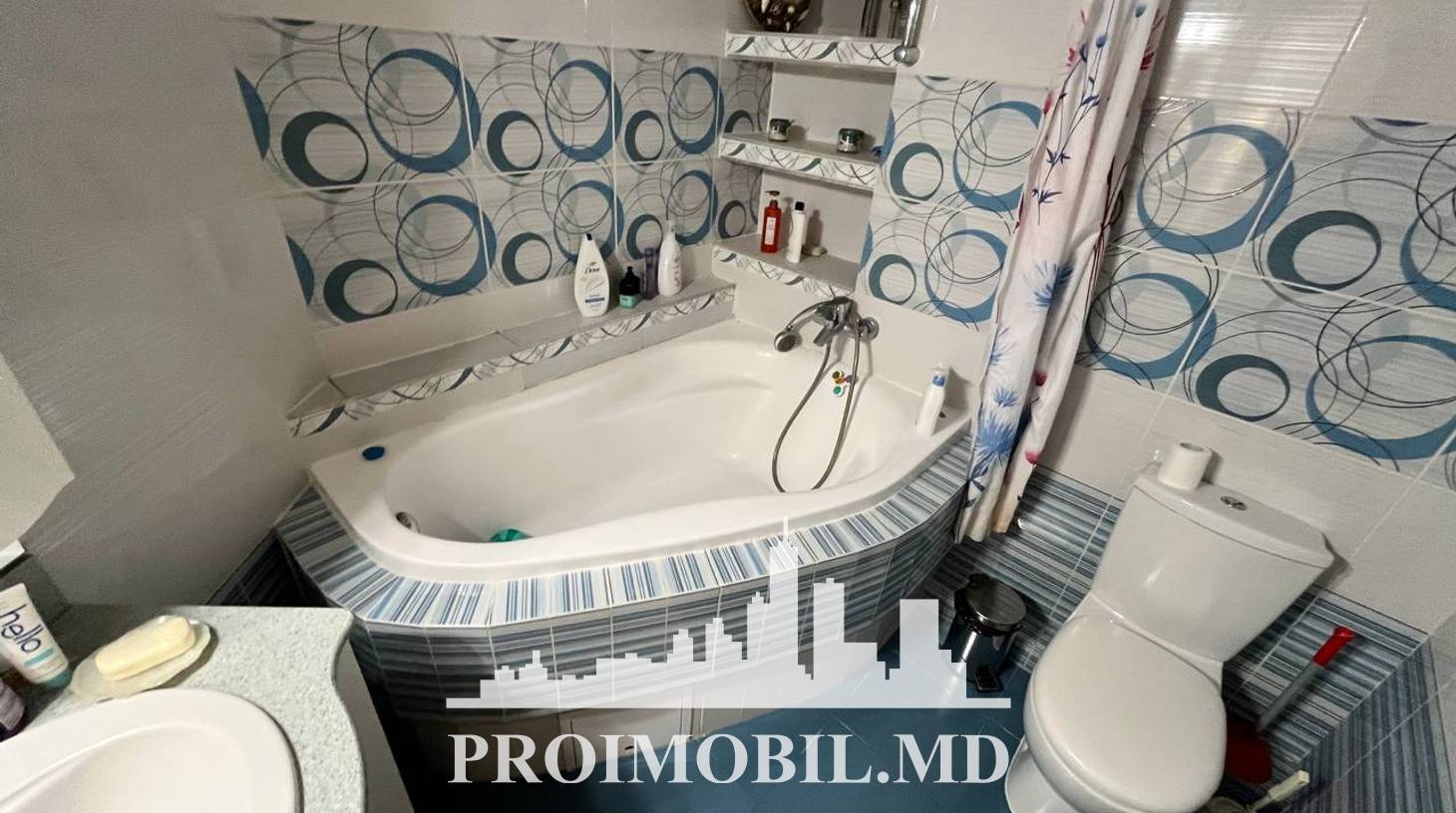 https://images.proimobil.md/NS_ukpY1_4QAaXa5JuC4B2bqOtlN6x76cN3ZtSu8gi4/watermark:0.75:so:0:30:0.39/resize:fill:1460:816:1/gravity:ce/bG9jYWw6Ly8vZXN0YXRlL2xyL2NmZTQ5ODFlLTE0NWYtNDg2MS1hZDVjLWU2N2VhNzk2NmNlMC5qcGVn