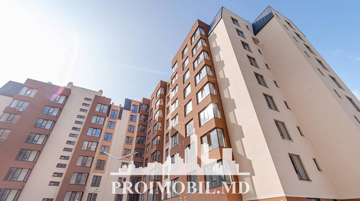 https://images.proimobil.md/NUHZoEI8iVZoBQhxKU_e3ZzxbE5Q_1cBnAua4arEnQA/watermark:0.75:so:0:30:0.39/resize:fill:1460:816:1/gravity:ce/bG9jYWw6Ly8vZXN0YXRlL2xyL2UwMGRkZTM1LTVlOGItNDViNy04MTllLWJmYTFiNDc5Mzg5OS5qcGVn