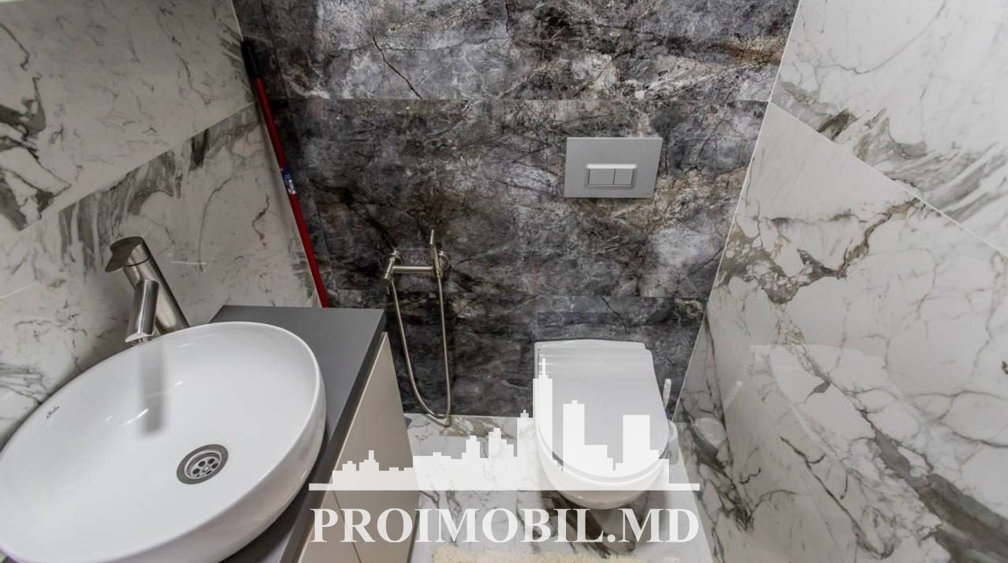 https://images.proimobil.md/NWwmUFIwPJSgpbf6zuqS-vHUY_bz5yv54V679osW4mU/watermark:0.75:so:0:30:0.39/resize:fill:1460:816:1/gravity:ce/bG9jYWw6Ly8vZXN0YXRlL2xyLzA0Mjc3ZTIxLTE4OTQtNDc5MC1iN2MxLTA4ZDE4MTlhN2M2Ni5qcGVn