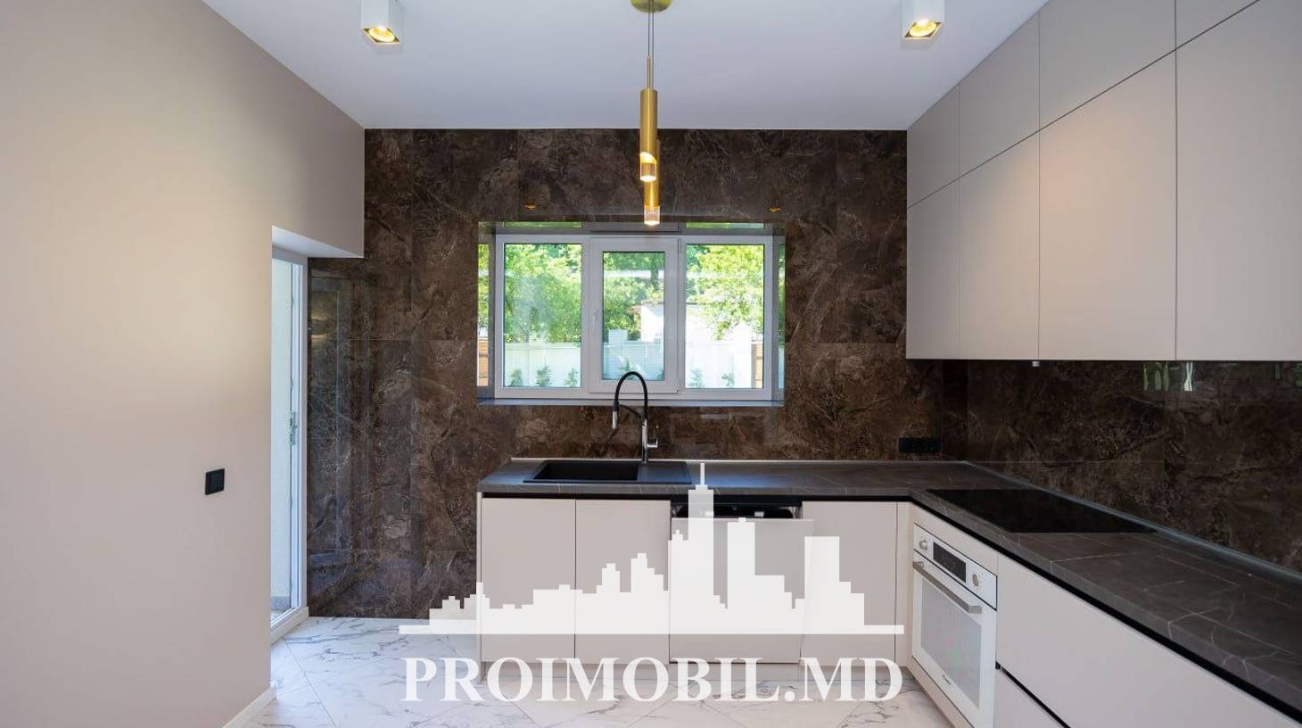 https://images.proimobil.md/NcbeDOG8K5wPx0_qpfpqyDeJKAnC3AsbvTliZWdKQ-E/watermark:0.75:so:0:30:0.39/resize:fill:1460:816:1/gravity:ce/bG9jYWw6Ly8vZXN0YXRlL2xyLzY1YTg4MWNiLWNkMWItNDZjOC1iNzc0LTI2MmQ4MDExMmUxOS5qcGVn