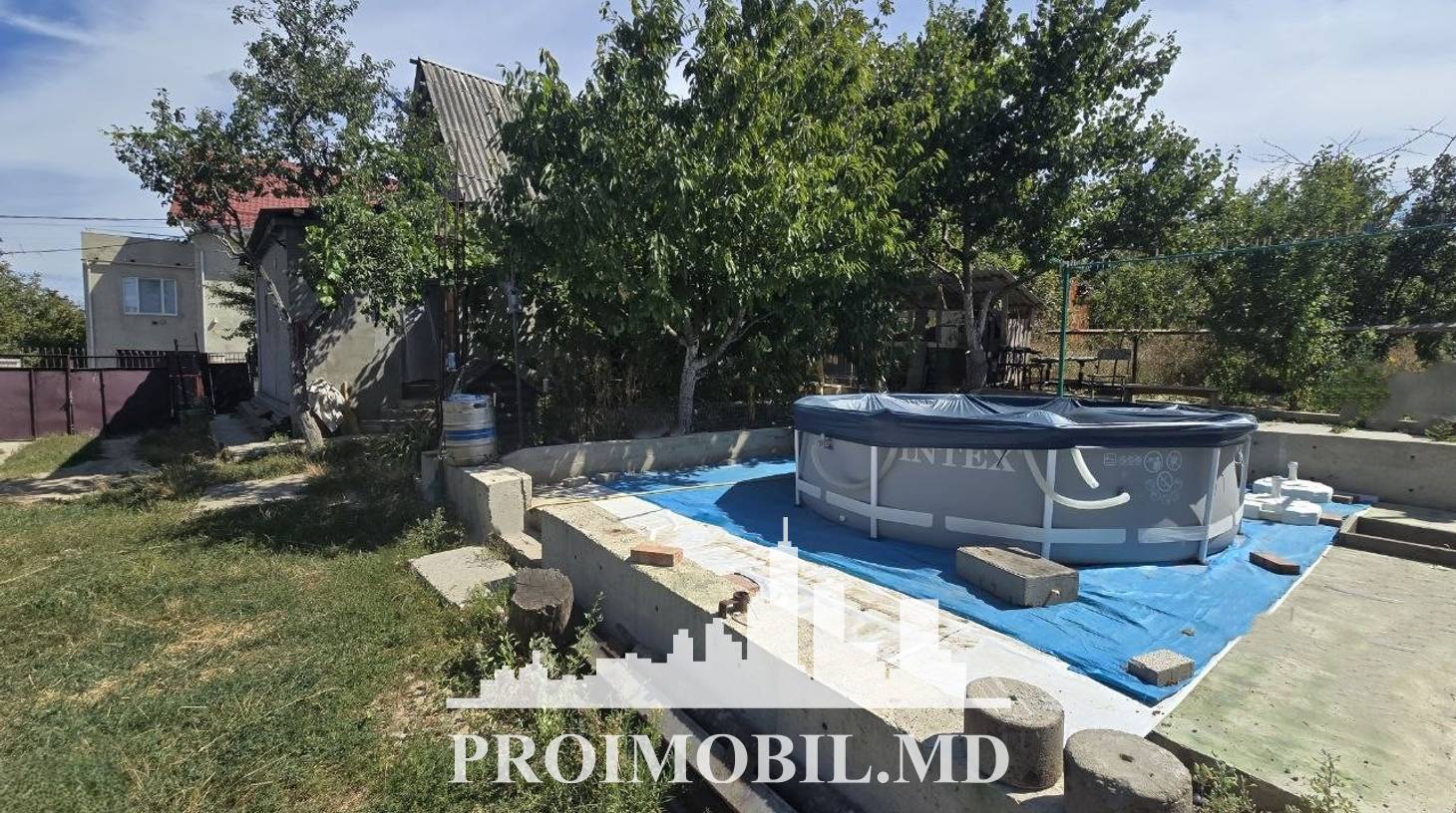 https://images.proimobil.md/Ndqk4IQUlOEqBctSrLO08fR1Di-RjmoOrZSmVvNNG24/watermark:0.75:so:0:30:0.39/resize:fill:1460:816:1/gravity:ce/bG9jYWw6Ly8vZXN0YXRlL2xyLzVjNDYxZmE1LTk1ODctNGU2Yy05ZTFhLTBjZWJjYTg4ZGRiYy5qcGVn