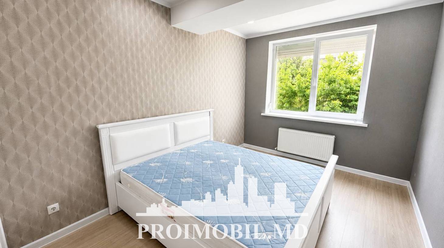 https://images.proimobil.md/Nnro6xA2nM9FEuhHkMjwp9VujK4mZ9bfELSo4b11uls/watermark:0.75:so:0:30:0.39/resize:fill:1460:816:1/gravity:ce/bG9jYWw6Ly8vZXN0YXRlL2xyLzgyMjYxZDdiLWMwZDktNDBlNC04YjRiLTZiMjVkZDZmYmI2Zi5qcGVn