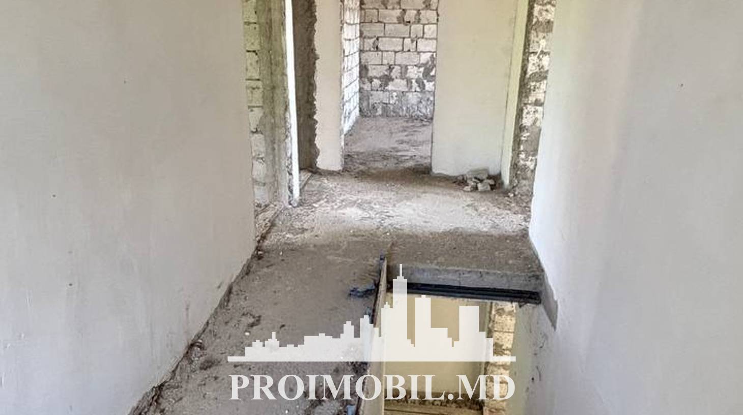 https://images.proimobil.md/Np4GUgcJhdOWQ6Mu9fFYeGVHKSGtnD4JqojV_unyoD0/watermark:0.75:so:0:30:0.39/resize:fill:1460:816:1/gravity:ce/bG9jYWw6Ly8vZXN0YXRlL2xyL2U5OGUyNmU0LTg4ZTMtNDkxYS1iMDE3LWMzNWYxZmI4NzBkZi5qcGVn