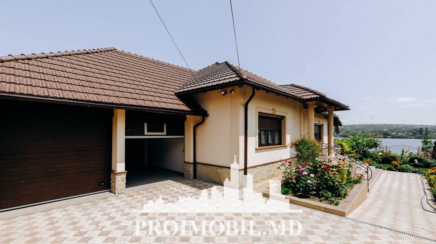 https://images.proimobil.md/Nv4U-N5yCj9fXczswBGLRxTZAFAmzakvpjmjOXO_X6g/watermark:0.75:so:0:30:0.39/resize:fill:1460:816:1/gravity:ce/bG9jYWw6Ly8vZXN0YXRlL2xyLzYyYmQ3YmM1LWZkZjctNGQ0OC04YmQxLTYzMjRkNDMzY2UwZi5qcGVn