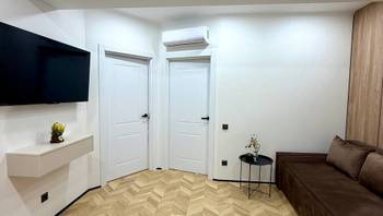 https://images.proimobil.md/NzhdYjr89jbgY8R3d0R5NxGjgW11H7RVeSSEJLx4F_k/resize:fill:350:198:1/gravity:ce/bG9jYWw6Ly8vZXN0YXRlL2xyLzQ2M2YwMTcwLWZlYWQtNDJiOS05MDMxLWQ0MjQ0MDJmNjRkMC5qcGVn