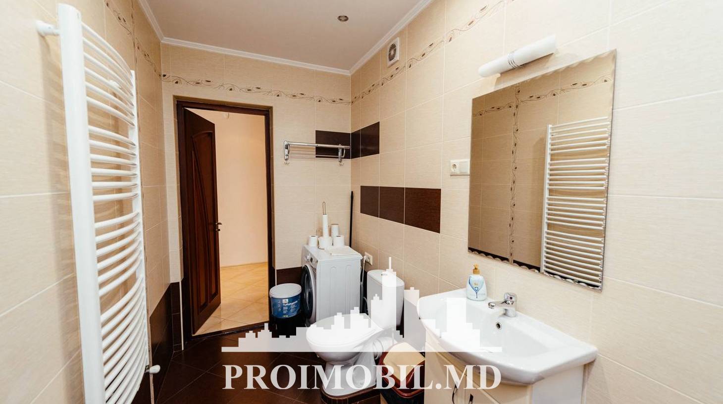 https://images.proimobil.md/O0mT3GiGHpZnX0SW7Ne7uyOBdo6cCX1qLvyoKeO69_o/watermark:0.75:so:0:30:0.39/resize:fill:1460:816:1/gravity:ce/bG9jYWw6Ly8vZXN0YXRlL2xyL2UzNzc2MjhjLWRjZDEtNGZhMi04OTNkLTA5OTVkYzE5ZGJmOC5qcGVn