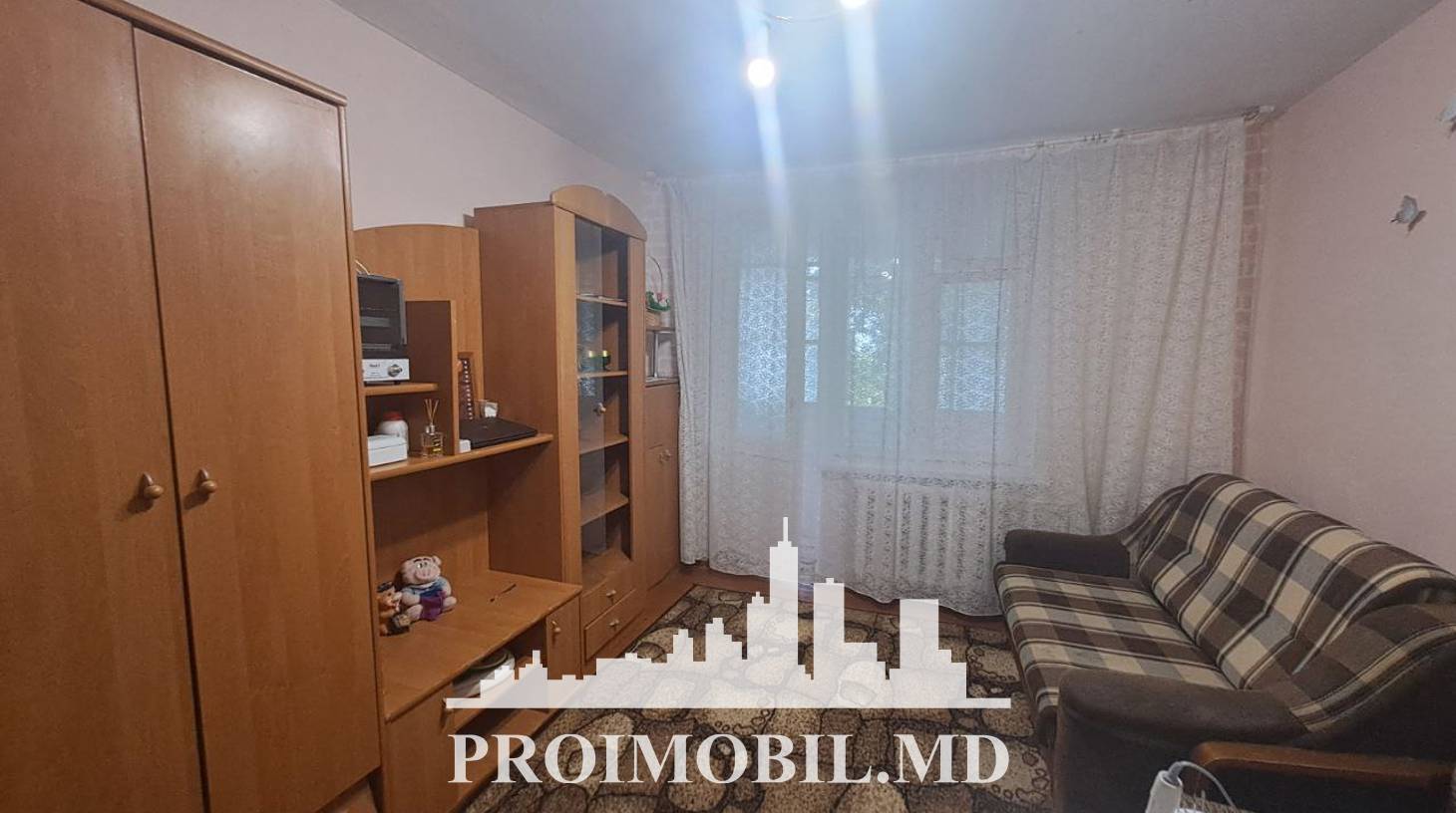 https://images.proimobil.md/O1FW_BPJUzd33WwYKU1ZcLjEfx7-KFEmo7YwXtmu-MM/watermark:0.75:so:0:30:0.39/resize:fill:1460:816:1/gravity:ce/bG9jYWw6Ly8vZXN0YXRlL2xyL2E0MDhlZGM0LWRmYTUtNDIyYy1iNDM1LThkNWZjZjM5ZjA4Yy5qcGVn