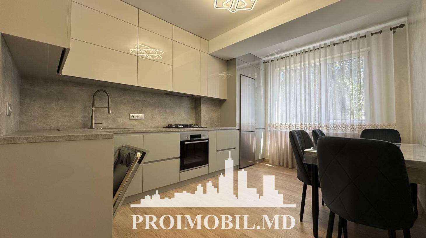 https://images.proimobil.md/O1JWGe3gMVIW3a6975bxhsiqC3uqn1Q3dEJXAJjYdaA/watermark:0.75:so:0:30:0.39/resize:fill:1460:816:1/gravity:ce/bG9jYWw6Ly8vZXN0YXRlL2xyLzFjOWExMWI0LTM3ZTMtNGExNS04MzIzLTYyYjA1ZDY4MGU5MC5qcGVn