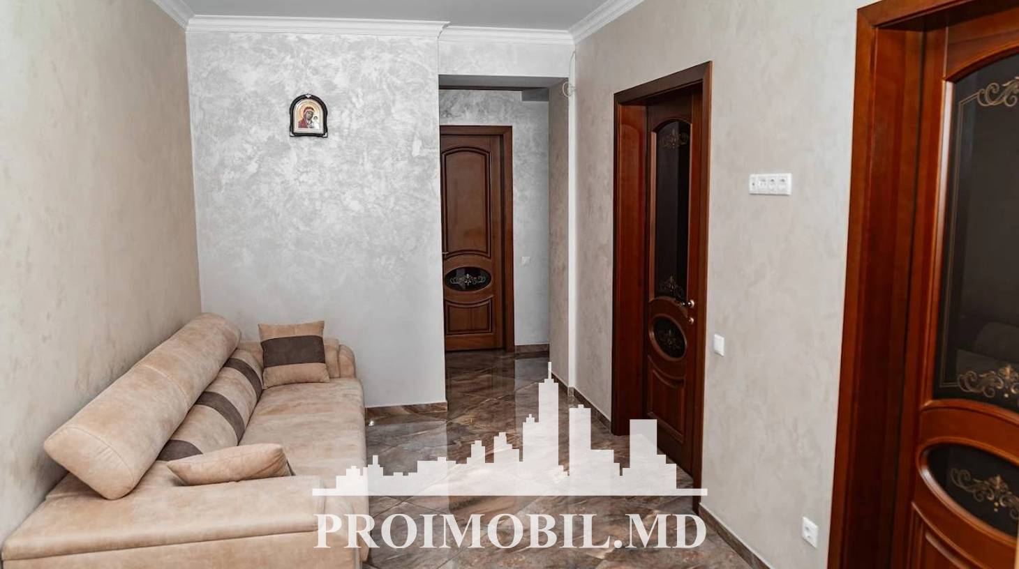 https://images.proimobil.md/O1lVA8XC6O5IxfrogYNBqn2xzg0ag8CzUi1EhaGrPZ0/watermark:0.75:so:0:30:0.39/resize:fill:1460:816:1/gravity:ce/bG9jYWw6Ly8vZXN0YXRlL2xyLzdmYjY0OTE0LTIzYTktNDQyMC1iYzlmLTMwN2JmMDRlZDcwMS5qcGVn