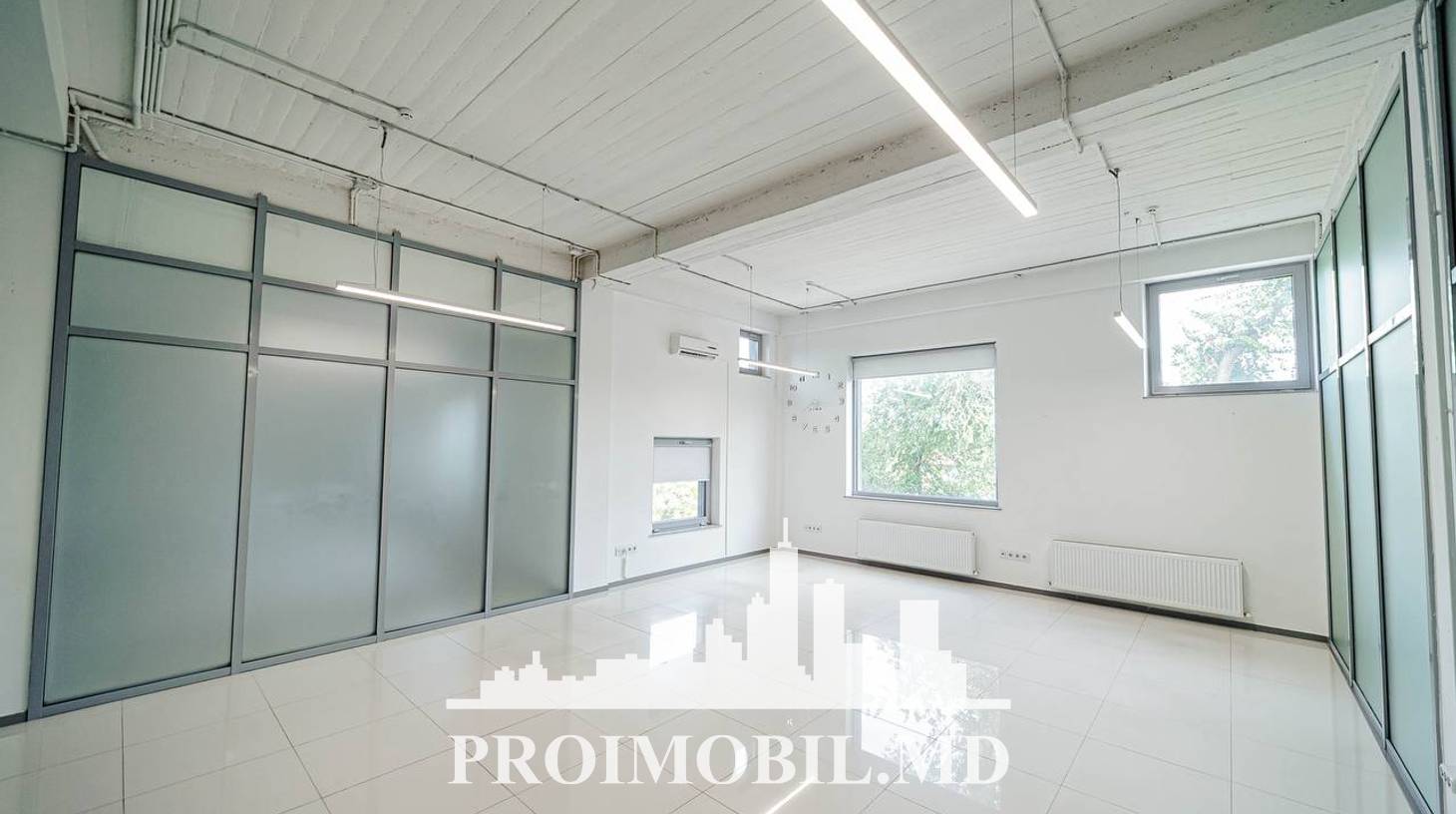 https://images.proimobil.md/O2a-pG-RPU9eMPVFw80T8A6KUwiOlZIjL-edswhVJng/watermark:0.75:so:0:30:0.39/resize:fill:1460:816:1/gravity:ce/bG9jYWw6Ly8vZXN0YXRlL2xyLzZjODg3Y2UxLTBmOTAtNDMwNC1iYzE5LTY4YzY4N2YwZGU0Mi5qcGVn
