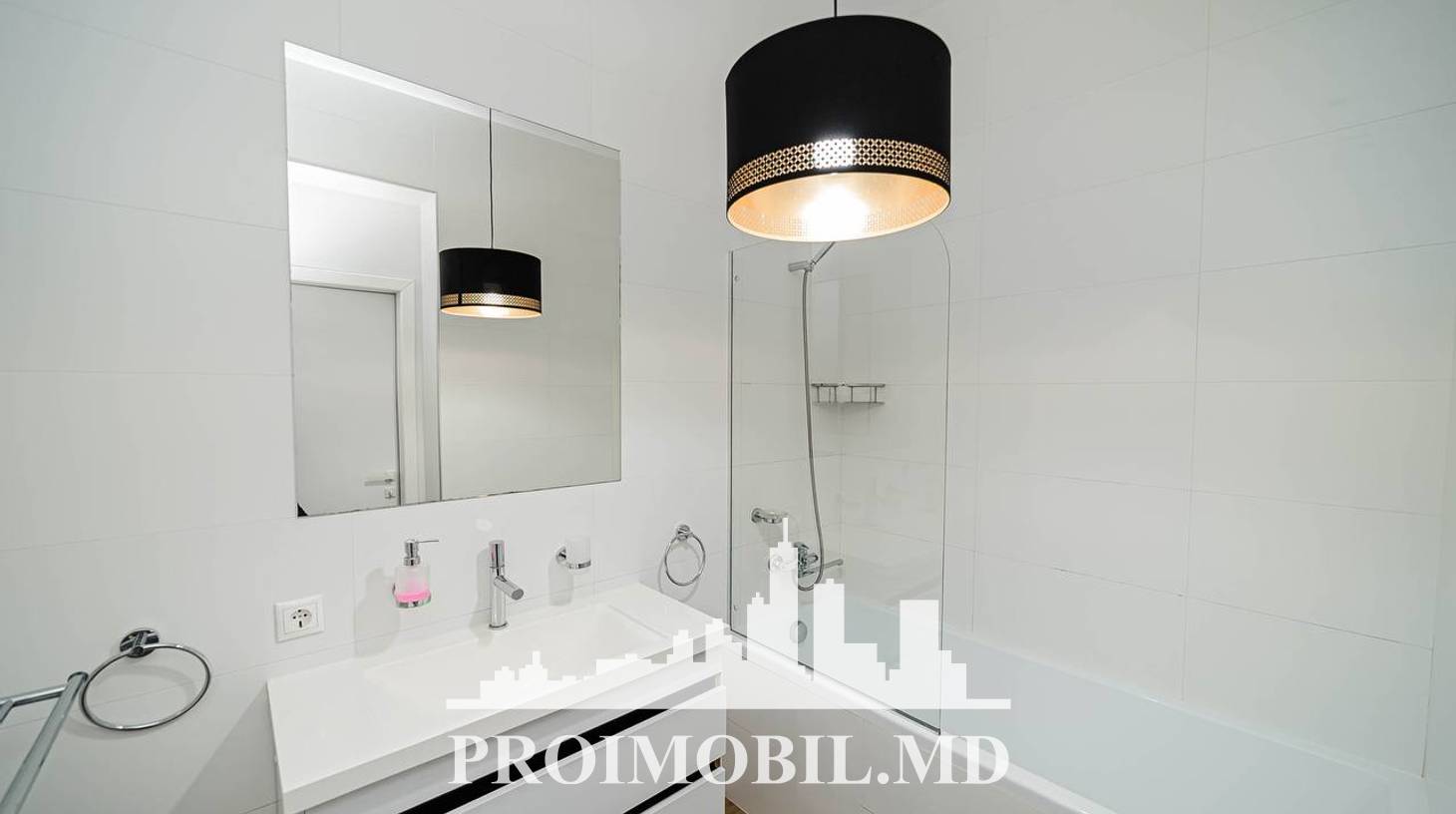 https://images.proimobil.md/O363aq4sMZNENYOa2Ud6J83jIuB5PVbg4qnU41wRTNw/watermark:0.75:so:0:30:0.39/resize:fill:1460:816:1/gravity:ce/bG9jYWw6Ly8vZXN0YXRlL2xyLzg0MDMwOTIzLWNlMWMtNGI4OS1hOGQzLTBkMDUyZThjMzViNC5qcGVn