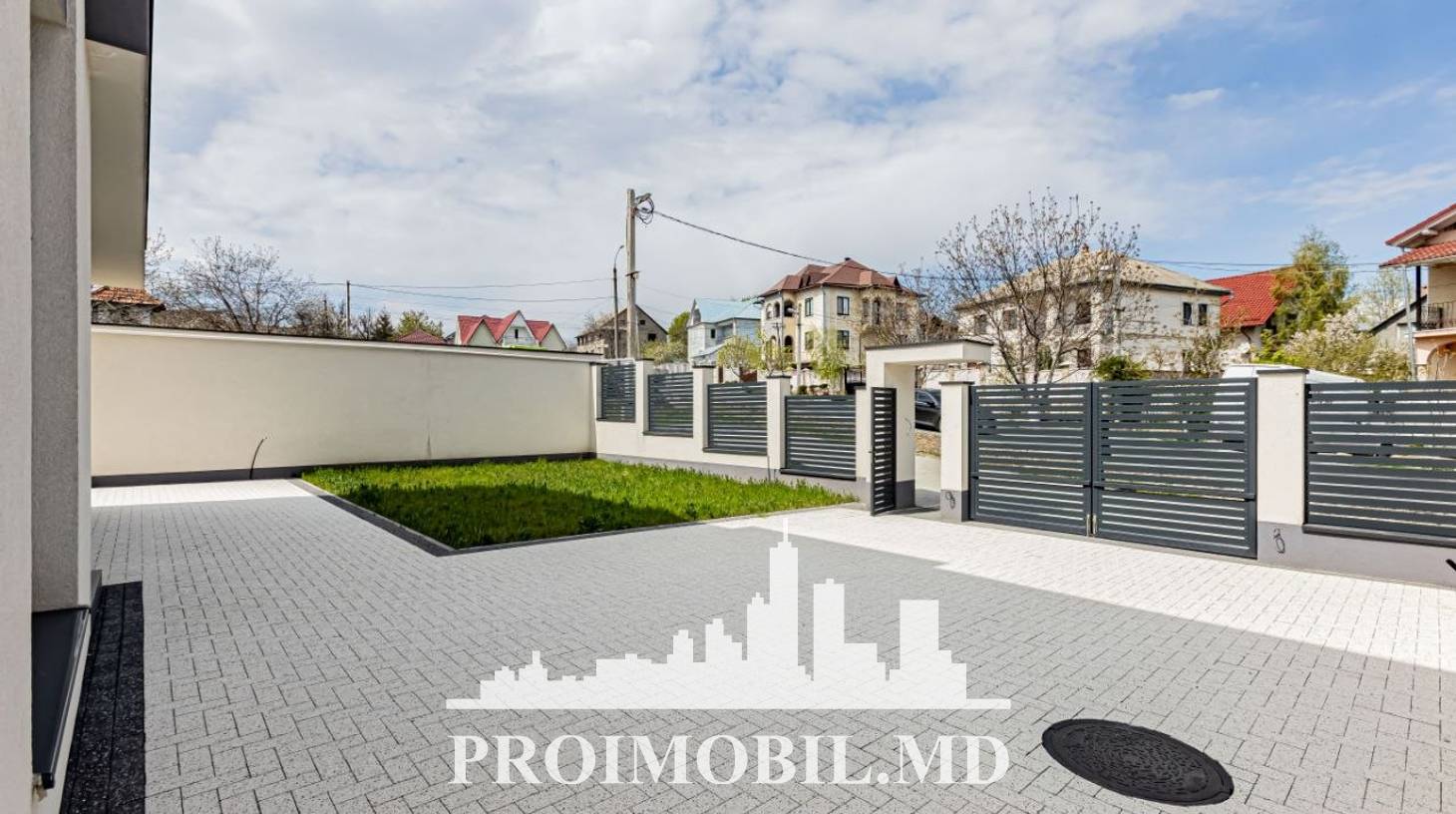 https://images.proimobil.md/O3C982Ev8sgnQ0zfqpKULiYhuSGcKKuyV4BF6VbHnwU/watermark:0.75:so:0:30:0.39/resize:fill:1460:816:1/gravity:ce/bG9jYWw6Ly8vZXN0YXRlL2xyLzFjYWM2NTZlLTIzNWMtNDliYy04OWNkLTI0MTk3YTk2NzJmZi5qcGVn
