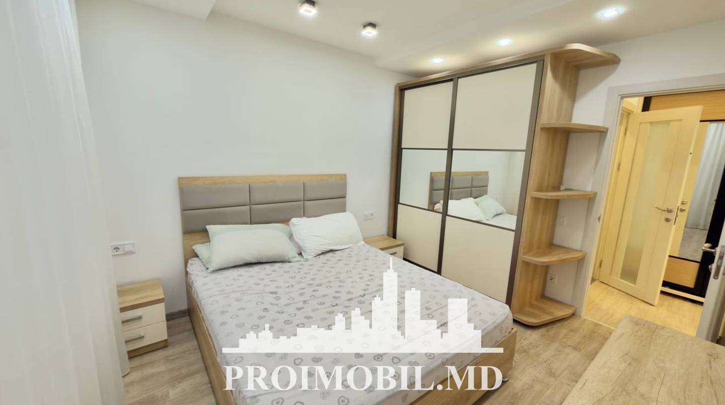 https://images.proimobil.md/O4JC5BBOS_nP1j6mYx1prUwTvIOKRdi_xfaUQa89lfY/watermark:0.75:so:0:30:0.39/resize:fill:1460:816:1/gravity:ce/bG9jYWw6Ly8vZXN0YXRlL2xyLzBlYTg4MGZjLTRhYTctNDY5MS04MGMwLTcwZGRlNzBmNjRkYi5qcGVn