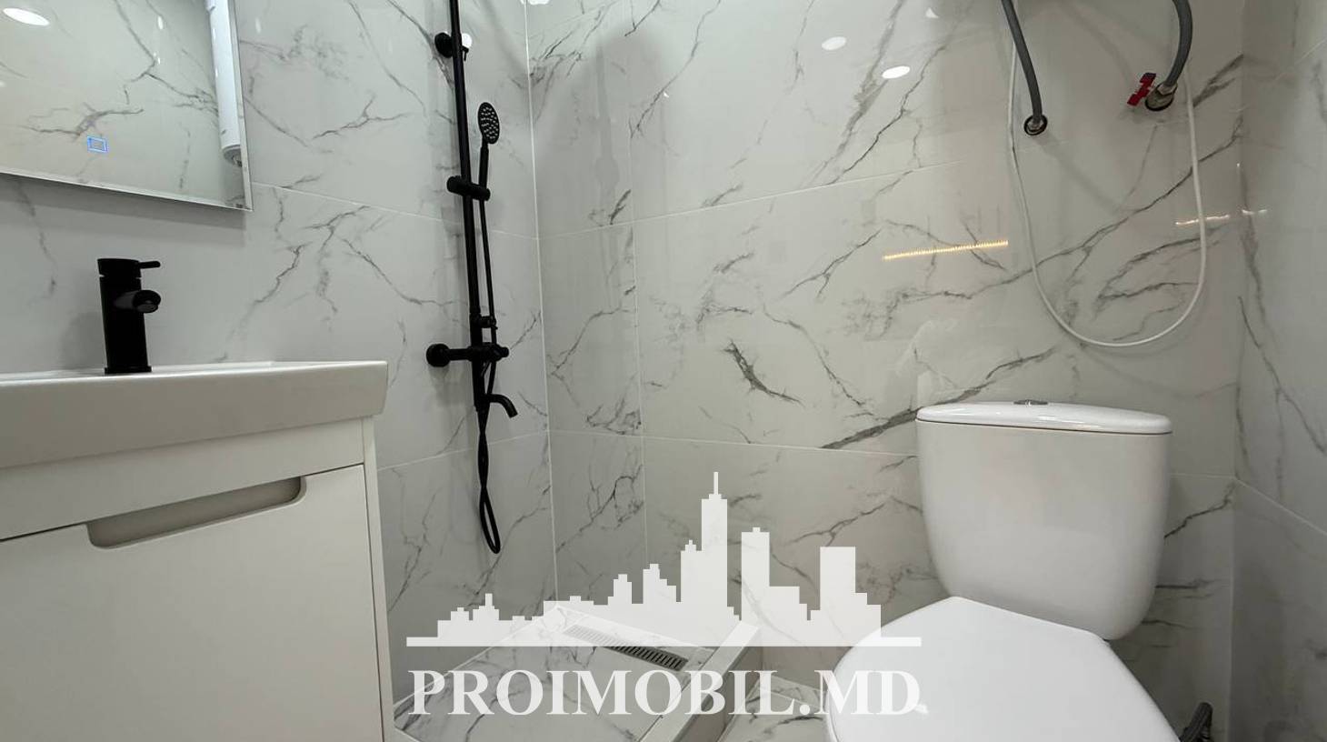 https://images.proimobil.md/O9b6pHVD6q46Tj1y5bdNFi_p375WU3UyuPt2pxoZO1Y/watermark:0.75:so:0:30:0.39/resize:fill:1460:816:1/gravity:ce/bG9jYWw6Ly8vZXN0YXRlL2xyL2JhZjMzYTBiLWJhYWEtNDczNC1hOTM4LTM2ZmNmNjRiNzc4ZC5qcGVn