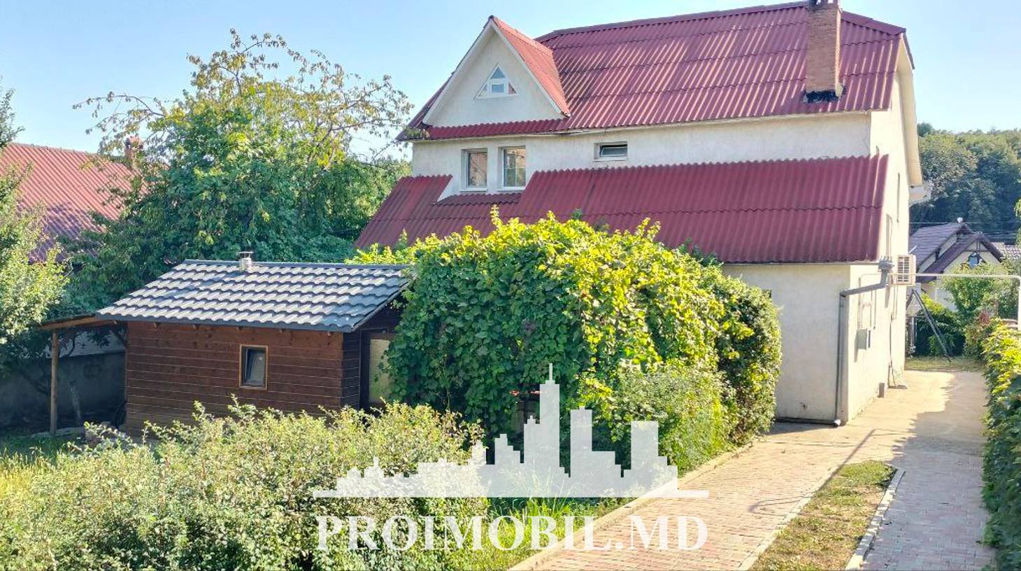 https://images.proimobil.md/OAkZw3zB4tYoF1UaOpdLfOF4PclIFcU0K9I150aMeIU/watermark:0.75:so:0:30:0.39/resize:fill:1460:816:1/gravity:ce/bG9jYWw6Ly8vZXN0YXRlL2xyLzVjMjc0MzEwLTA3NDItNGRlMC05ZDk5LTUyMDgxNzUwNDAyZS5qcGVn