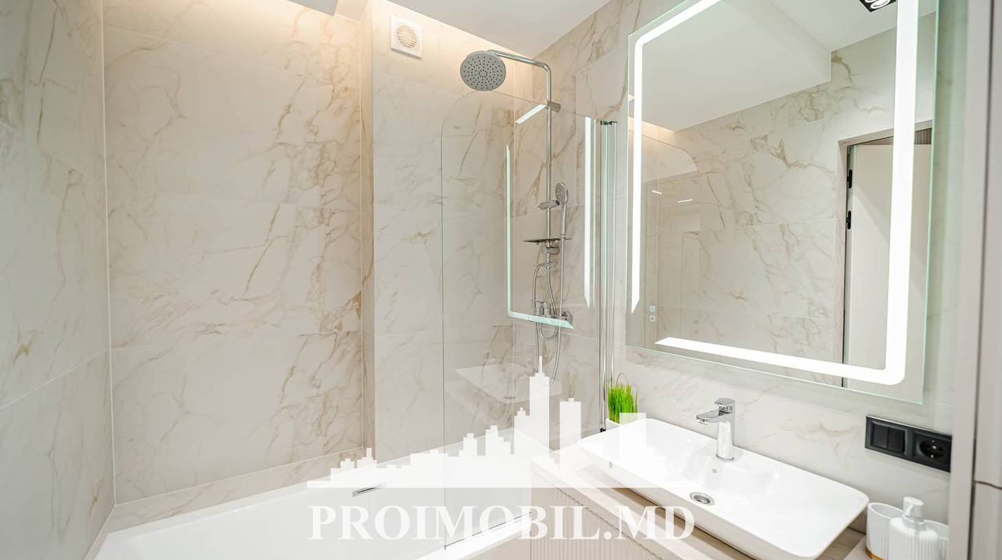 https://images.proimobil.md/OClKDWprgPwDqHK8qK1qOAgWPYis5f8pwLyXK2FvsY4/watermark:0.75:so:0:30:0.39/resize:fill:1460:816:1/gravity:ce/bG9jYWw6Ly8vZXN0YXRlL2xyLzA4ZDRjNzE0LWYzZDctNDU3My04ZWJhLWMwMWUwMDE0ZDcyMi5qcGVn