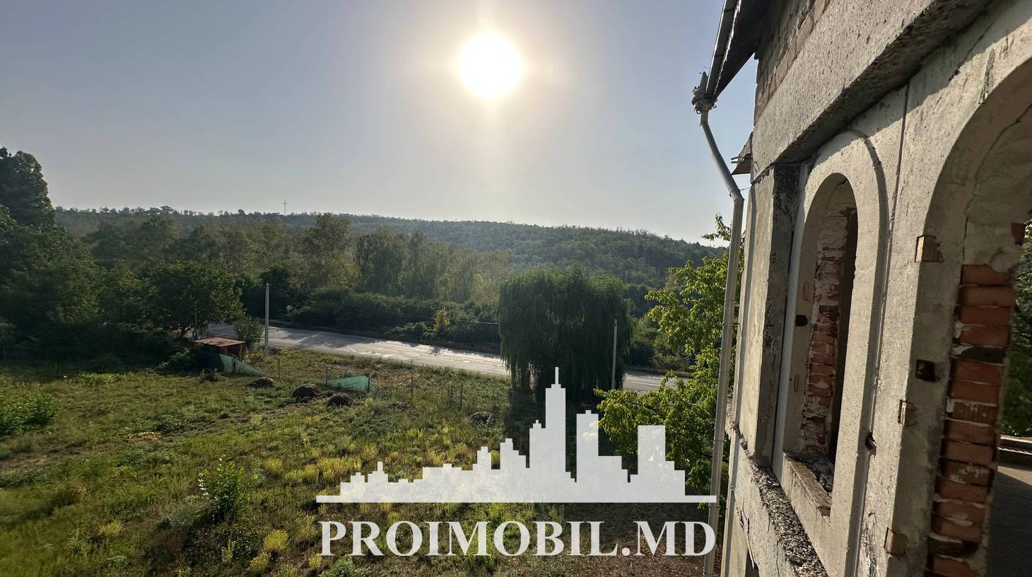 https://images.proimobil.md/ODBOEMLpP2u45b_WF22mQsKpVqghk1OEjaii9IX_CNY/watermark:0.75:so:0:30:0.39/resize:fill:1460:816:1/gravity:ce/bG9jYWw6Ly8vZXN0YXRlL2xyLzgyNTc4ZjFmLTM3ZGEtNGIwYS1iZWJhLTZlNjAwNDQ2NjhmNC5qcGVn