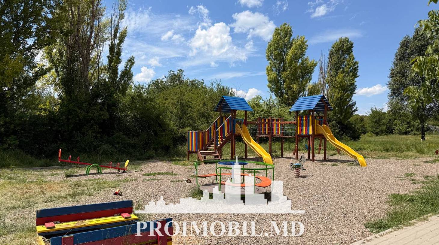 https://images.proimobil.md/OEakx9wb5maJEdTi-d_Dwhu-qZ7UmRJqONt6JpPqHfM/watermark:0.75:so:0:30:0.39/resize:fill:1460:816:1/gravity:ce/bG9jYWw6Ly8vZXN0YXRlL2xyL2E5YzBjMmI2LTg2MjgtNGRkNy04MzZmLTllNzYyOTljODE3OC5qcGVn
