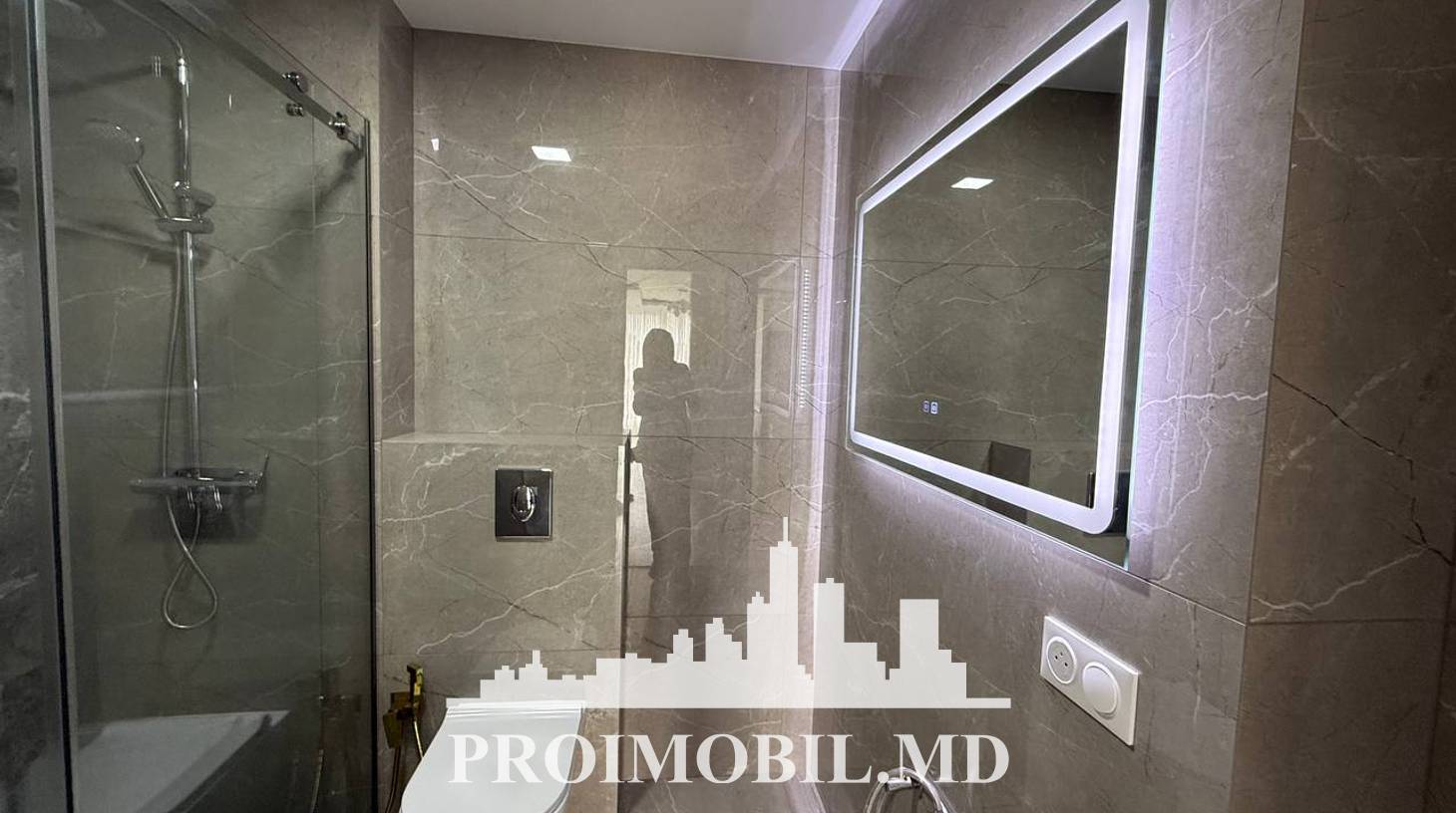 https://images.proimobil.md/OEgDpWamH0fmT7F21SvTcKExJaOAyGAd010I138APB0/watermark:0.75:so:0:30:0.39/resize:fill:1460:816:1/gravity:ce/bG9jYWw6Ly8vZXN0YXRlL2xyLzlkNjRiZDMzLTI1YmQtNGI5NC1iNGYzLTczNDA5ZjZmYmY1Yi5qcGVn