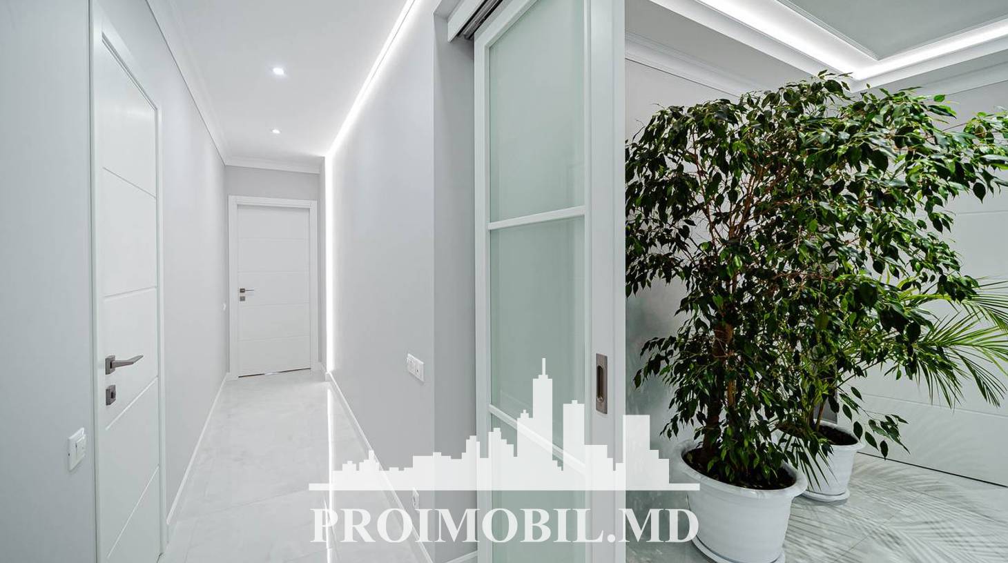 https://images.proimobil.md/OGhHLbbeL6UZI_oOjOpz8IEnpIHv5tx75IqJ8-5VwTc/watermark:0.75:so:0:30:0.39/resize:fill:1460:816:1/gravity:ce/bG9jYWw6Ly8vZXN0YXRlL2xyL2NkZDUyOWExLTA1NTktNGFiMy04MDY1LWJkMTU0ZmJlYTY3OS5qcGVn