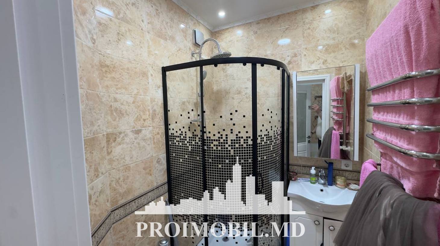 https://images.proimobil.md/OKXpPBeKuRzT8zRmQNxgVJjhT0Hw8uHQg-NY-4EVjmE/watermark:0.75:so:0:30:0.39/resize:fill:1460:816:1/gravity:ce/bG9jYWw6Ly8vZXN0YXRlL2xyLzg5YWJmZmQxLWY0YTAtNDRmMS1iOWQxLWVmNjM0OGNjODMwNS5qcGVn