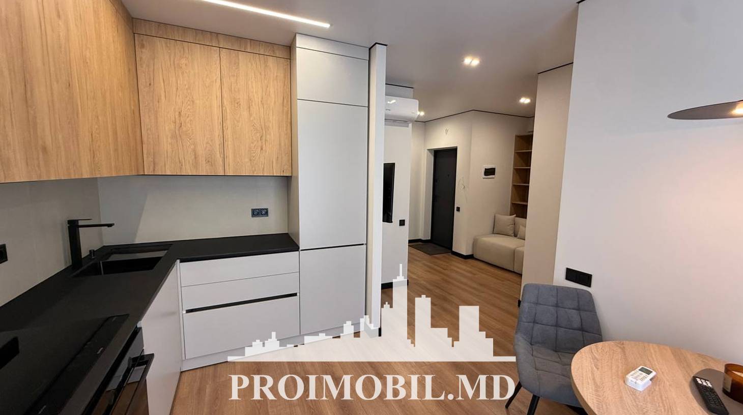 https://images.proimobil.md/OM45aDtYLJtuP9hTfzId7kQOV9089jNJzzcnL-gyx5o/watermark:0.75:so:0:30:0.39/resize:fill:1460:816:1/gravity:ce/bG9jYWw6Ly8vZXN0YXRlL2xyLzJiYTgyNjIxLWY4NDktNDZmNS05ZDNjLWQ0NWZmOTJkN2M1NC5qcGVn