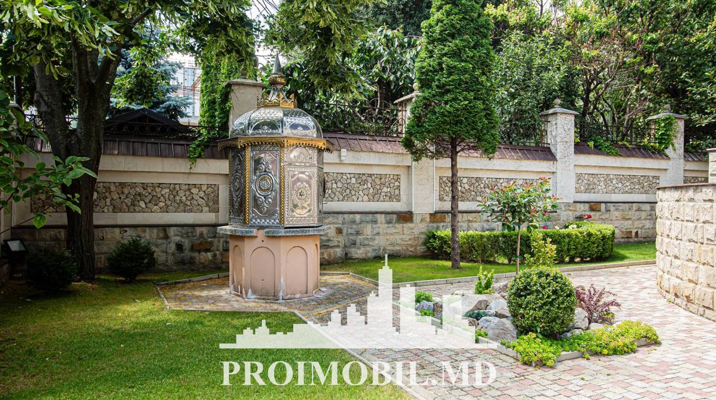 https://images.proimobil.md/OOxJ0RoIv9gjk8GlFS--c2p-Og0WrpTpyZD0JN_cNW8/watermark:0.75:so:0:30:0.39/resize:fill:1460:816:1/gravity:ce/bG9jYWw6Ly8vZXN0YXRlL2xyL2E2MGNmMTcxLTM1MzUtNDM2MS05ZTc0LWYyNDU2OWNjMzk0MC5qcGVn