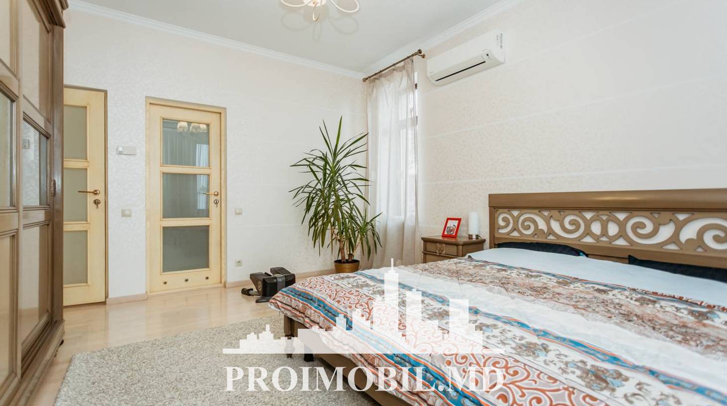 https://images.proimobil.md/OPxpovKwCZMD3o7vBQumPFfbjvPHrZ_IK5bqfuyvy-Q/watermark:0.75:so:0:30:0.39/resize:fill:1460:816:1/gravity:ce/bG9jYWw6Ly8vZXN0YXRlL2xyLzA4YjQ2ZmFkLWM2YTYtNGJiOS1hYTgyLWJkODNhMGRiNjk4ZC5qcGVn