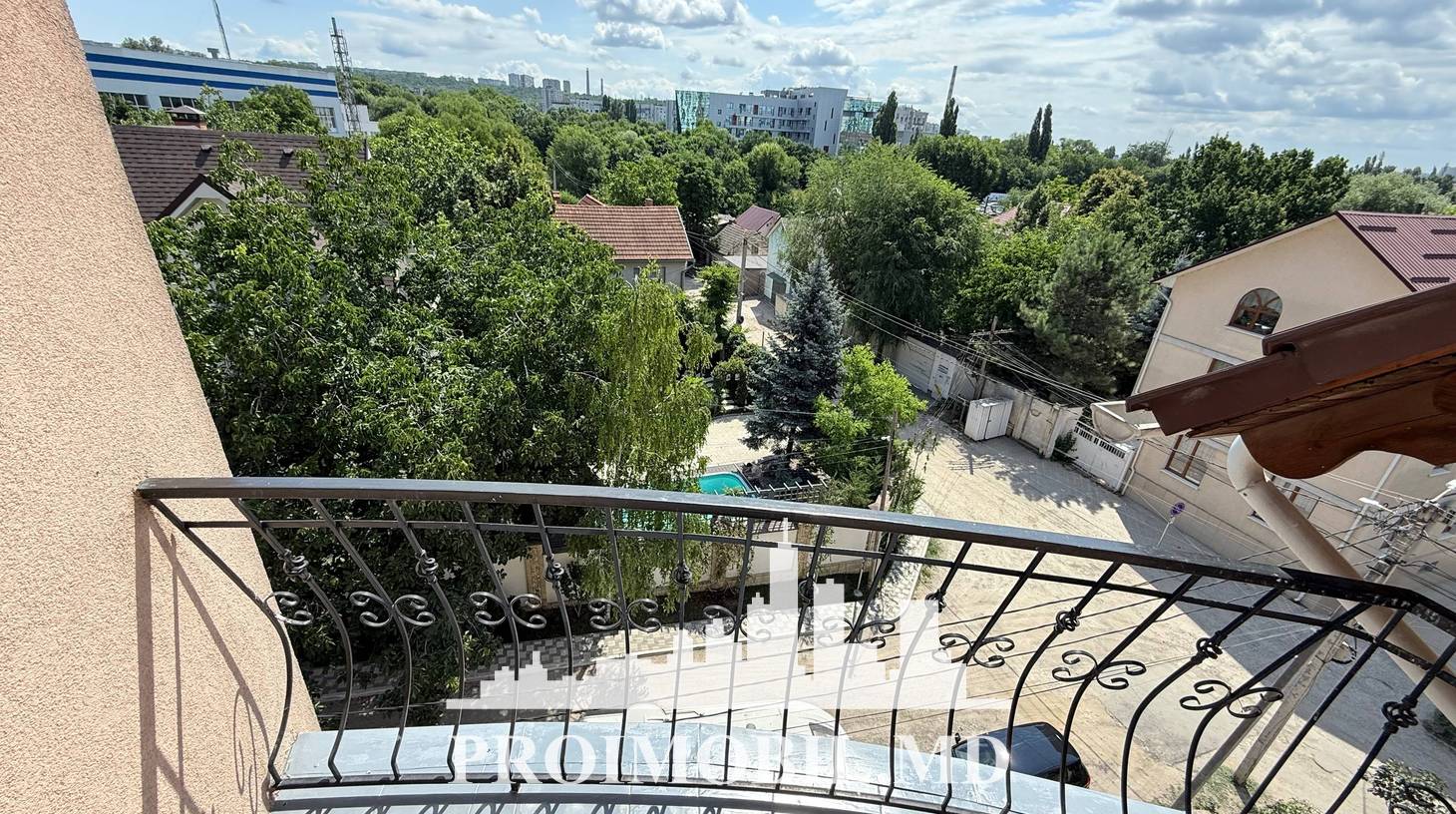 https://images.proimobil.md/OR4Hpi7tBFmp9uqhkTacHfkop76zJjyIlGemTlZpkpQ/watermark:0.75:so:0:30:0.39/resize:fill:1460:816:1/gravity:ce/bG9jYWw6Ly8vZXN0YXRlL2xyLzU5YmQxMjY3LTg0MDMtNGVlMC1hNTg1LTY4YWZjNDI4NzU1Yi5qcGVn