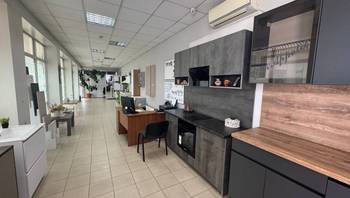 https://images.proimobil.md/ORIk5sf033iHG24M4zs4RkK3EELCf-pvax-TZsMPo_E/resize:fill:350:198:1/gravity:ce/bG9jYWw6Ly8vZXN0YXRlL2xyLzFlOTQ2ZWYzLTg4NzEtNGJhYS1iMzkwLTNhYjM1YzA5ZmIwNi5qcGVn