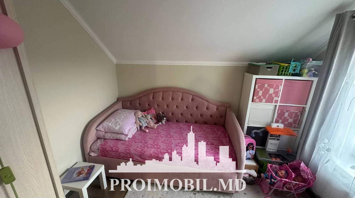 https://images.proimobil.md/OS1KUbrcQMi6A3wi-kb4U7-W8TfbZ4rgFJ4se7plAtw/watermark:0.75:so:0:30:0.39/resize:fill:1460:816:1/gravity:ce/bG9jYWw6Ly8vZXN0YXRlL2xyL2U5OTg1NDY2LThmNzUtNDU2OC1hM2ZiLWIwM2ExNmI3MmIyYi5qcGVn
