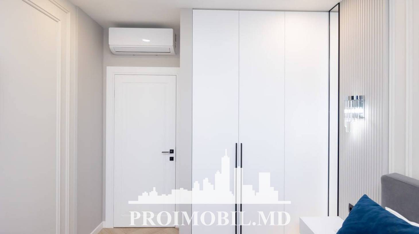 https://images.proimobil.md/OSLmXaAPDq8LQhFrzIgwyGSgkoFdsP3xlLvO9UZtzVc/watermark:0.75:so:0:30:0.39/resize:fill:1460:816:1/gravity:ce/bG9jYWw6Ly8vZXN0YXRlL2xyLzI3MTIwNmY5LTVjYmMtNGExOS1hNzRhLTJjM2QyNTllNzYyZC5qcGVn