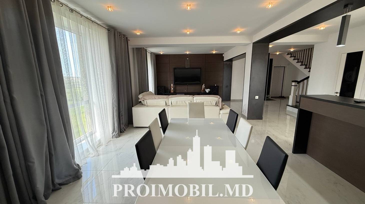 https://images.proimobil.md/OSQKvjRBweulX5g8mbr1k15bnQ9kB7aiNZWI-KoHpI0/watermark:0.75:so:0:30:0.39/resize:fill:1460:816:1/gravity:ce/bG9jYWw6Ly8vZXN0YXRlL2xyLzY4ZDZlMmI0LTg0ZGEtNDQ1My1iYTcyLWYxNTg4OWFmYWNmNi5qcGVn