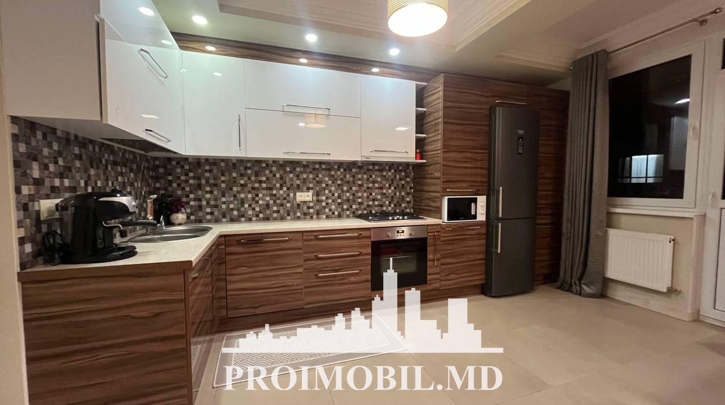 https://images.proimobil.md/OTTjI1zJgXSY9e-hFS-rpRn4f-l3skz45DxWh51hh-0/watermark:0.75:so:0:30:0.39/resize:fill:1460:816:1/gravity:ce/bG9jYWw6Ly8vZXN0YXRlL2xyL2I0ZjE3ZDZlLTNiODUtNDFhOC05Y2I0LWY2OGY3YTNjY2VjZS5qcGVn