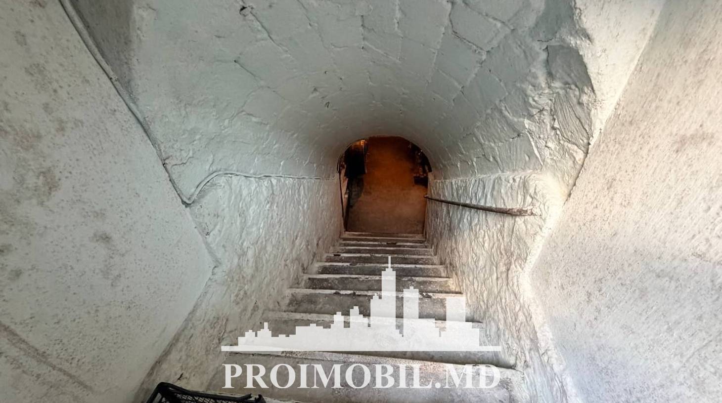 https://images.proimobil.md/OUG60t8C0bRM0Gnr06bLoultH1AZw5K5HtWjHIGU86E/watermark:0.75:so:0:30:0.39/resize:fill:1460:816:1/gravity:ce/bG9jYWw6Ly8vZXN0YXRlL2xyLzM3ZmUzMWVmLWU1YWYtNDU1MC04NzQ3LTc4MTg4NTBjZDkwZi5qcGVn