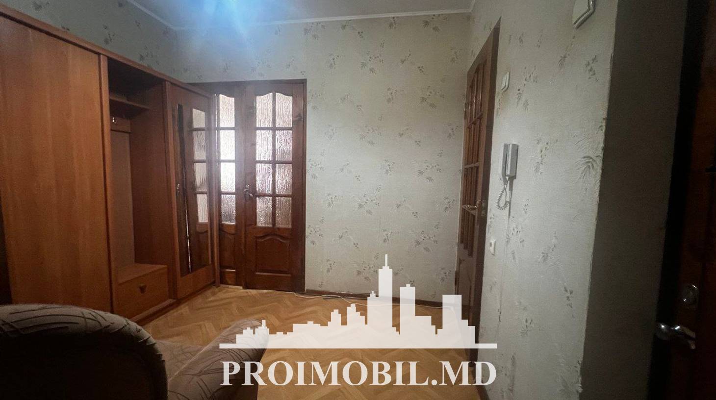https://images.proimobil.md/OURfiuYcGCWDQ_SW5UKTyfG_HKNA_jq_Nm32H1JwX7s/watermark:0.75:so:0:30:0.39/resize:fill:1460:816:1/gravity:ce/bG9jYWw6Ly8vZXN0YXRlL2xyL2M0YzVhNzdkLWJmZmEtNDFlMi1hYmNjLTIxZWY4OWI3OWFiOC5qcGVn