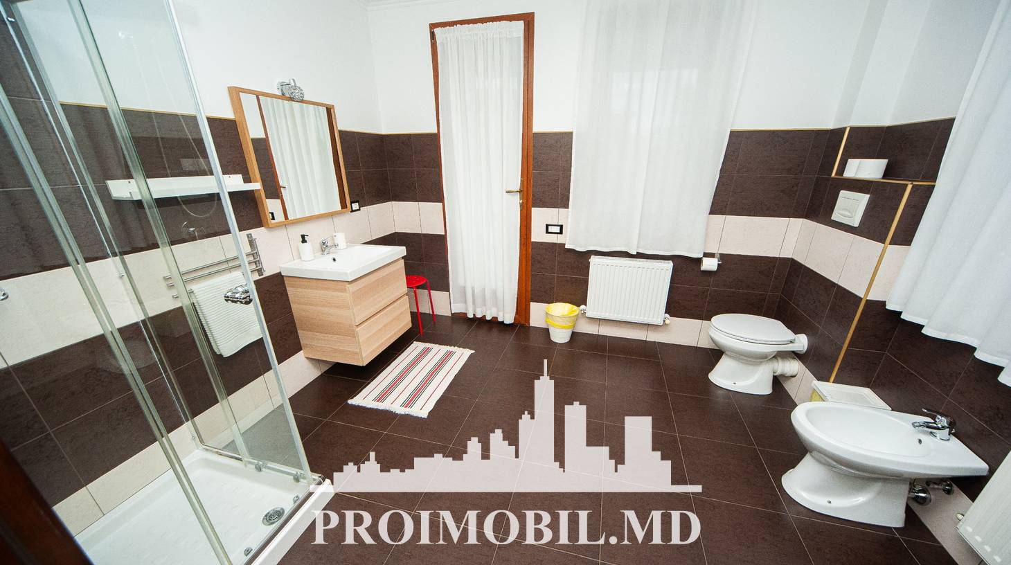 https://images.proimobil.md/OWq_k4PzUami8H-TM5m12niD4CJxpEgGK1WrzO7QQ6k/watermark:0.75:so:0:30:0.39/resize:fill:1460:816:1/gravity:ce/bG9jYWw6Ly8vZXN0YXRlL2xyLzI2MjFmYjU2LTlkYTktNDI3NS1hOTEzLTZiOTc5M2ZhNTA5Mi5qcGVn