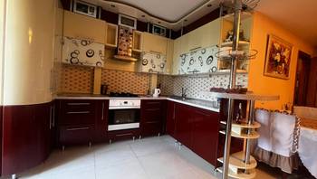 https://images.proimobil.md/OaRYOX6qDPZ0cM2OWsIUgIOJAzKt-IlYAUNLrItAJBU/resize:fill:350:198:1/gravity:ce/bG9jYWw6Ly8vZXN0YXRlL2xyLzY4MWQ3OWU4LWViZDAtNDg5OS1iN2RhLThlNzY2NGYyMzQ5MS5qcGVn