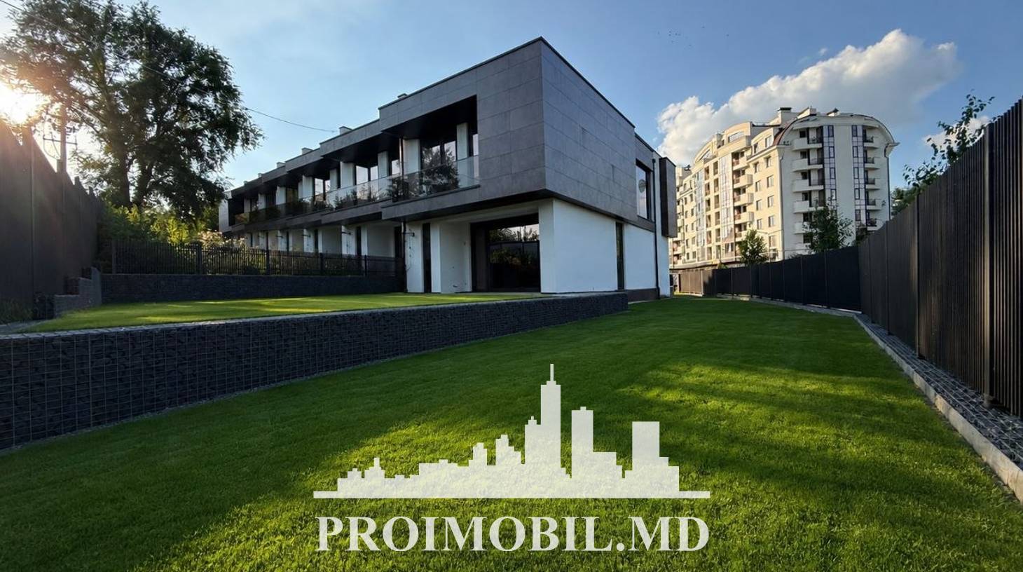 https://images.proimobil.md/Ob5Lk2LWG5zkT9v9yyiK_IgC8vuJppxbXpWyRuhvDFg/watermark:0.75:so:0:30:0.39/resize:fill:1460:816:1/gravity:ce/bG9jYWw6Ly8vZXN0YXRlL2xyLzI4OWE1YTg1LTk2MzEtNDcwMy04MWUxLWZkODRhYzM1NmI5MS5qcGVn