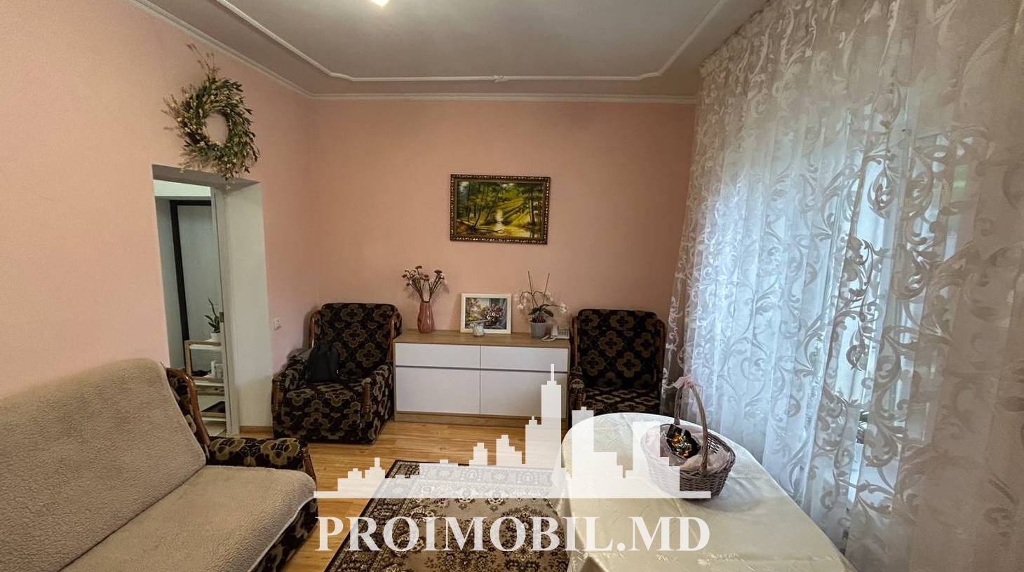 https://images.proimobil.md/ObwwZK-tyq7S24G8ltx7PbYf7kaAfAA3fyLAcbQzZ2Q/watermark:0.75:so:0:30:0.39/resize:fill:1460:816:1/gravity:ce/bG9jYWw6Ly8vZXN0YXRlL2xyLzdlYmUyMzk5LTFhYmUtNDdiNy1iNjFiLTdmMTA4ZWZjMTM1Zi5qcGVn