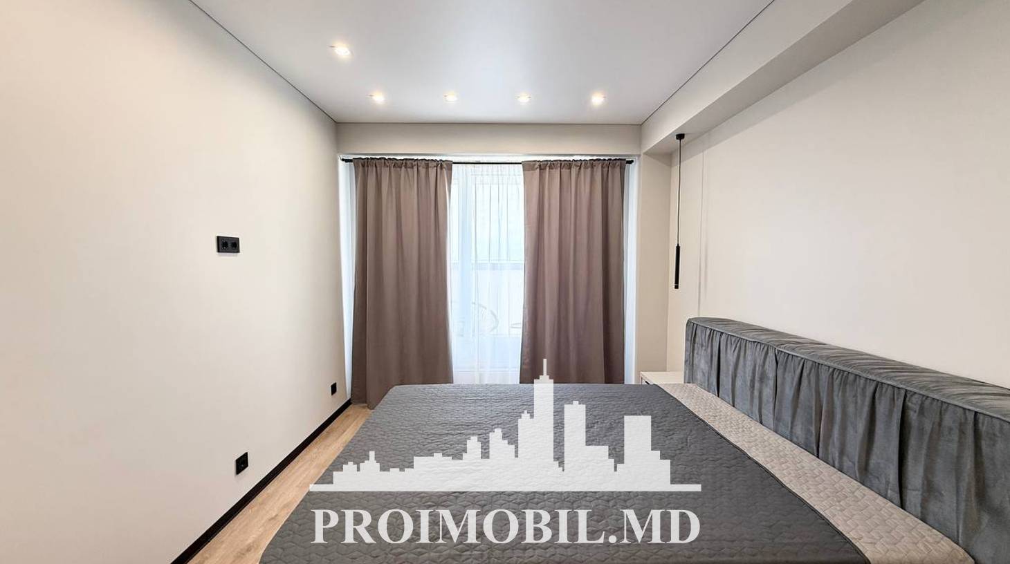 https://images.proimobil.md/OegTl6sTn-S42JbFf-f8gG-YUe6IgIpM0FQglQ0s_-4/watermark:0.75:so:0:30:0.39/resize:fill:1460:816:1/gravity:ce/bG9jYWw6Ly8vZXN0YXRlL2xyLzM4YTRlNzUxLWUzMTUtNGZjNi04NjYzLTk1MTQ2ZGFkMTc4My5qcGVn