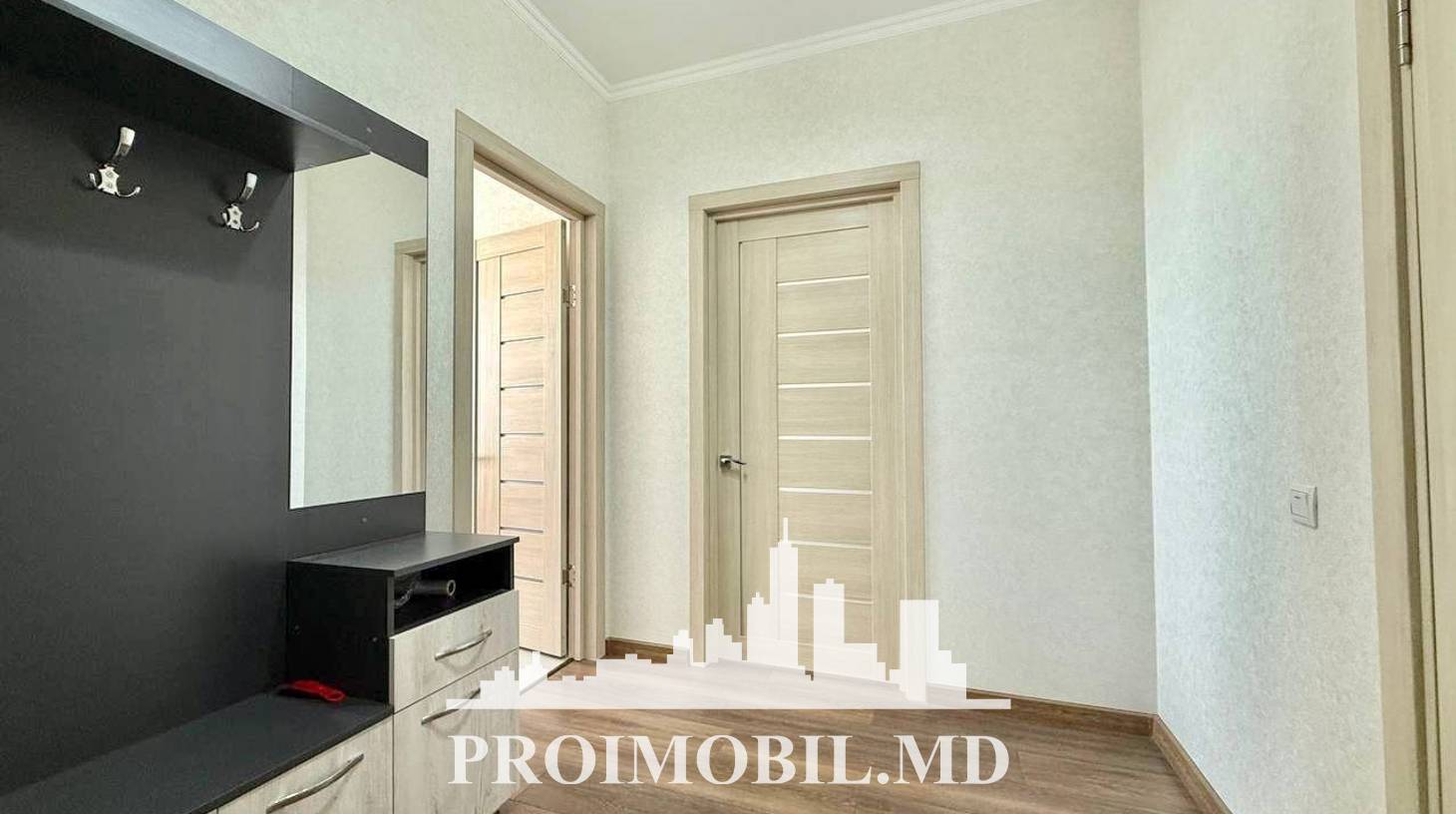 https://images.proimobil.md/OfPDDxx_TapdIcx2wDUmNZ-XSZB0gEk6ps9LDI69tsI/watermark:0.75:so:0:30:0.39/resize:fill:1460:816:1/gravity:ce/bG9jYWw6Ly8vZXN0YXRlL2xyLzU1OWYxYjM1LTIwZTQtNDFiNy05YzM3LTI0ODJmZjUwNTQ5YS5qcGVn