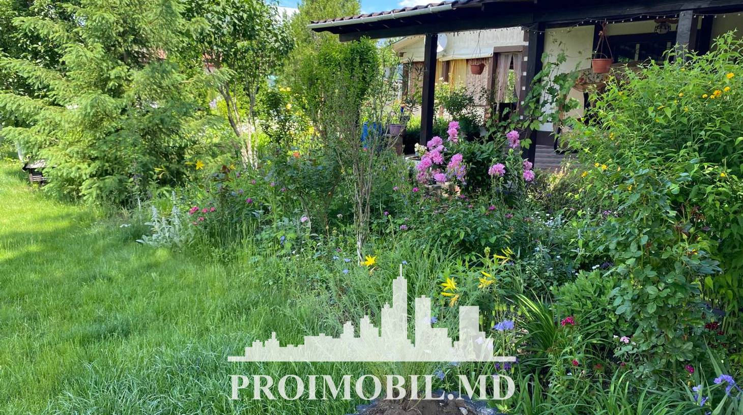 https://images.proimobil.md/OiJ6_0gB8ksVE11UBPoGtylwRKYVvVQS31oqvrYCEfc/watermark:0.75:so:0:30:0.39/resize:fill:1460:816:1/gravity:ce/bG9jYWw6Ly8vZXN0YXRlL2xyL2I5NWU0MDU3LWIxMjUtNGFhNS05OGZlLWQ5ZTgwMWEyMTIzZC5qcGVn