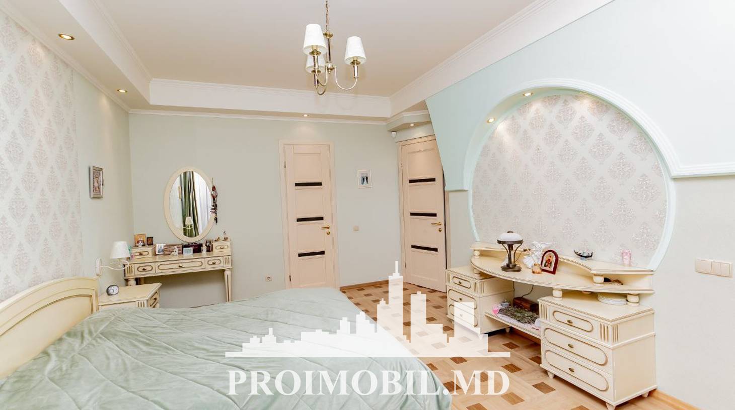https://images.proimobil.md/OicE9QLkH-hhj5saKjl7xHLf5u3T2MlMWt-6Cu98jHQ/watermark:0.75:so:0:30:0.39/resize:fill:1460:816:1/gravity:ce/bG9jYWw6Ly8vZXN0YXRlL2xyLzUwOGYxMTVmLTYxMjYtNDA4OS1iOGUyLTVkNGY4YjUyOTZlNy5qcGVn