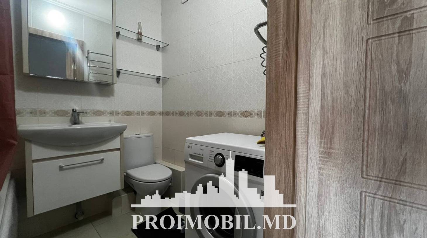 https://images.proimobil.md/OmSXahCNkc9bHEkHy_OVA7VnwE7tLg-1U0fRN3xcf1A/watermark:0.75:so:0:30:0.39/resize:fill:1460:816:1/gravity:ce/bG9jYWw6Ly8vZXN0YXRlL2xyLzA2NDNiYjEzLWE2NWEtNDA0MC1hZjhmLTU3ZjZlYzAwNGRiYi5qcGVn