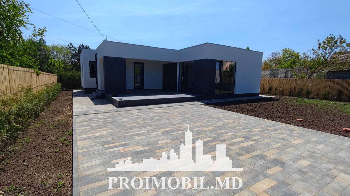 https://images.proimobil.md/On4gBviIcVT5X3PdyqSxtQujG4nNGDmMVcwHda93gYk/watermark:0.75:so:0:30:0.39/resize:fill:1460:816:1/gravity:ce/bG9jYWw6Ly8vZXN0YXRlL2xyL2RmYzRkMDY1LWY3NGEtNDc1MS04MGE1LTU5YmMyZDI0NTE0Mi5qcGVn